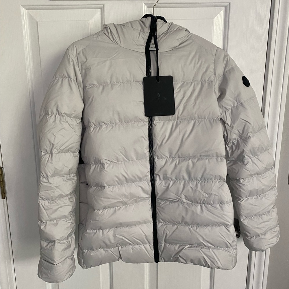 Moncler Pluvis Short Down Jacket - white & black